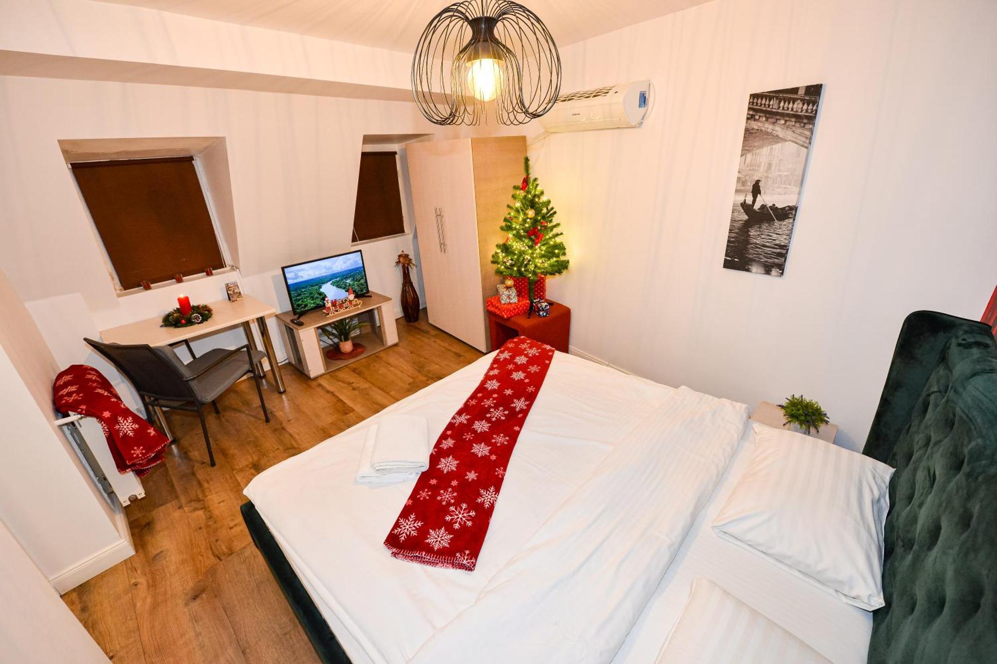 City Center Apartment *